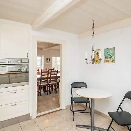 6 Person In Humble-by Traum Humble