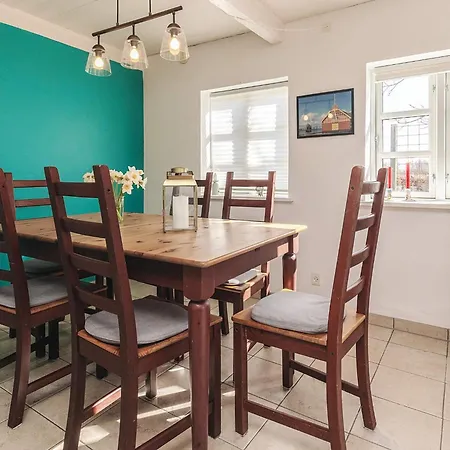 6 Person In Humble-by Traum *