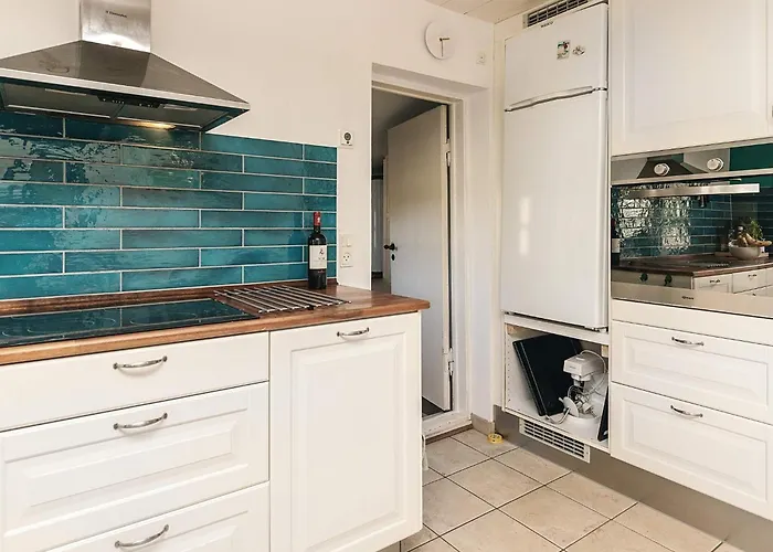 6 Person In Humble-by Traum