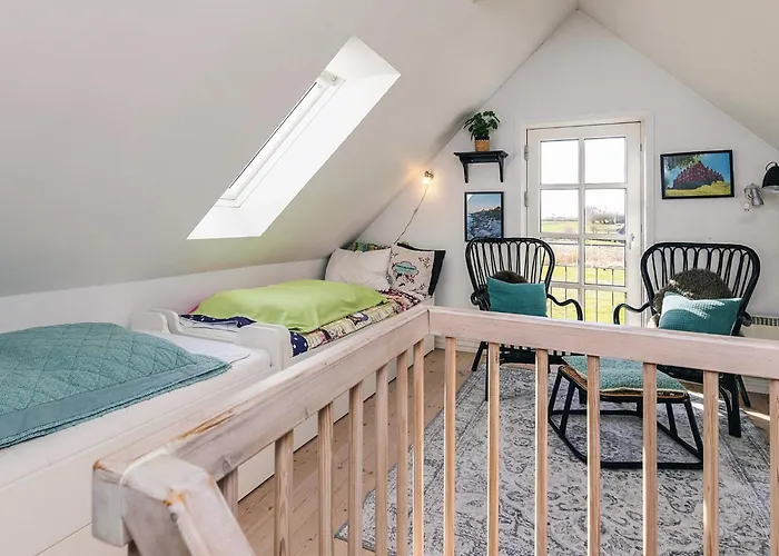 6 Person In Humble-by Traum